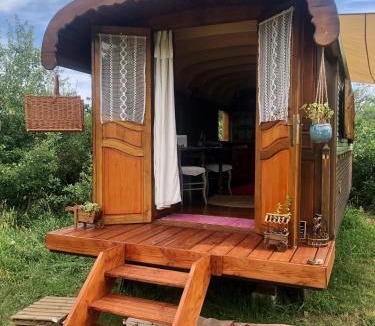 Andressac Other | La Roulotte du Coustal, Climatisé