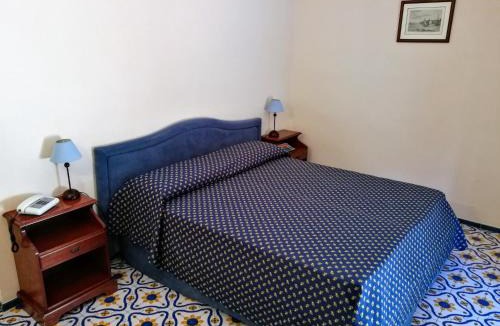 Laurito House | La Taverna del Leone