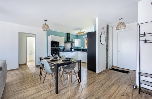 Isle House | La Terrasse d'Isle - Balcony - Spacious - Garage - Wi-Fi