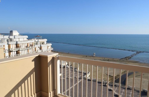 Nettuno Apartment | LA TERRAZZA SUL TIRRENO