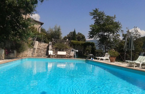 Precetto Villa | La Terrazza; Villa in hidden Umbria, with large pool and spectacular views