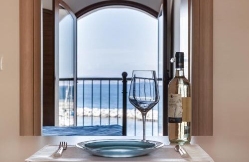 Cavo Apartment | La Vecchia Scuola