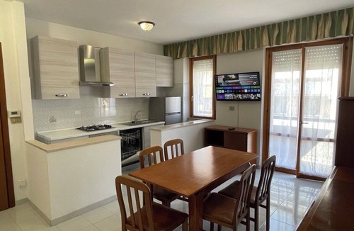 Termoli Apartment | La Vedetta Holiday Home, spacious accommodation with sea view terrace