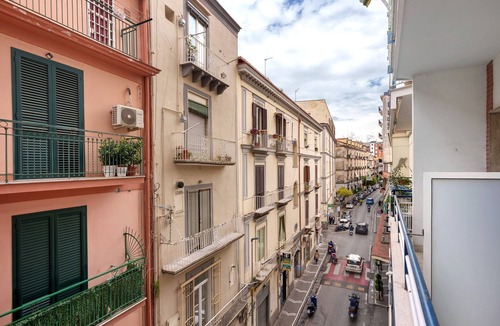 Castellammare di Stabia Apartment | La Vesuviana – Deluxe Room 2 with Balcony, Wi-Fi and Air Conditioning