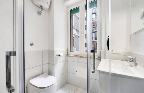 Castellammare di Stabia Apartment | La Vesuviana – Standard Room 1 with Balcony, Wi-Fi, and Air Conditioning