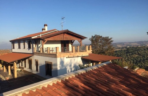 Paglieta House | La Vigna di Ranco Marco awaits you!