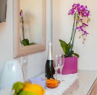 Ischia Porto Bed & Breakfast | La Vispa Teresa