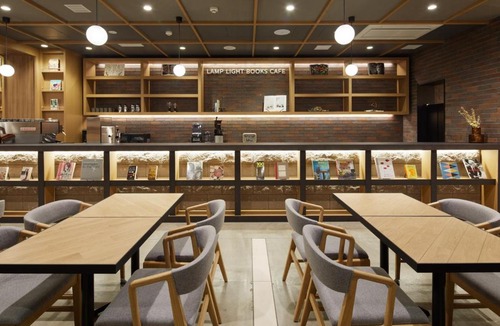Odori Hotel | LAMP LIGHT BOOKS HOTEL sapporo