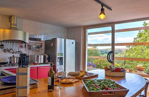 Padua Villa | Lanuvium 10, Emma Villas
