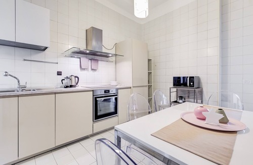 San Giovanni House | Large and bright flat in San Giovanni /up to 6