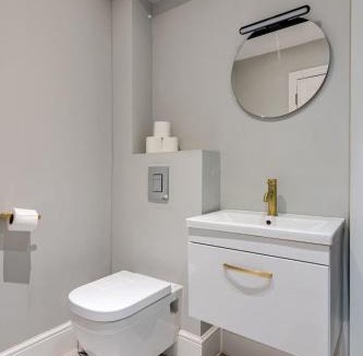 St. Pancras Apartment | Large Group Apartment near Kings Cross & Euston