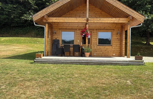 Peyrat-le-Chateau Ski Chalet | Le Chalet de Lintignat, 2 steps from Lac de Vassivière. Peace of mind assured.
