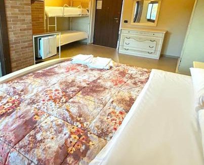 Montecorvino Pugliano Hotel | Le Parisien