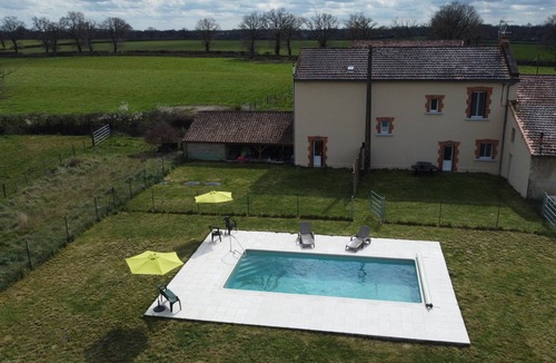 Lathus-Saint-Remy House | Le petit gîte de la Bredanchère – Tranquillity in the Countryside
