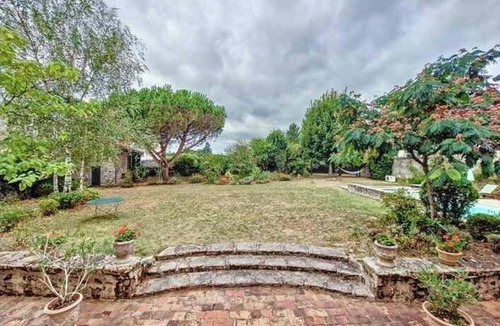 Bessines-sur-Gartempe House | Le Relais des Artistes - Character house - Sleeps 15 - Swimming pool