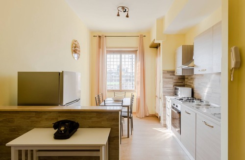 Zona XV Torre Maura Apartment | Le Rondini Apartment, 5 persone, 2 balconi, Policlinico Casilino e Tor Vergata