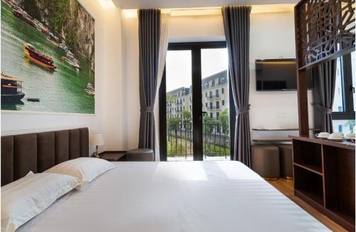 Hai Phong Hotel | Legend Lakeside Hotel