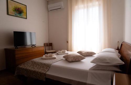 Zona LIII Tomba di Nerone Apartment | Lemon Garden Home