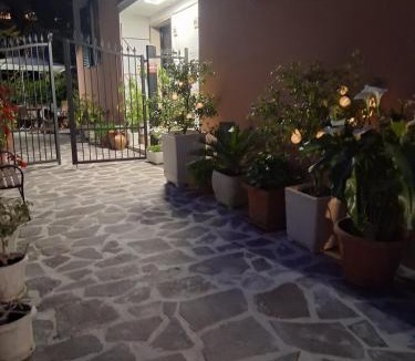 Zona LIII Tomba di Nerone Apartment | Lemon Garden Home