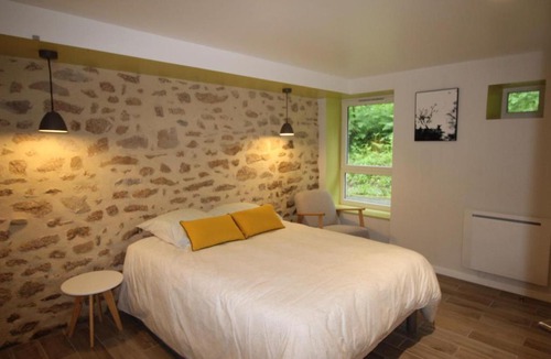 Bersac-sur-Rivalier Bed & Breakfast | Les chambres du jardin d'helene