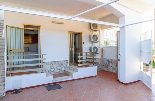Gaeta Apartment | Lilium Ariana Apartment by Mamo Florence
