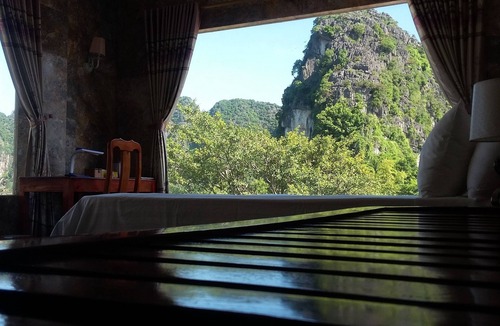 Hoa Lu Hotel | Limestone View Homestay
