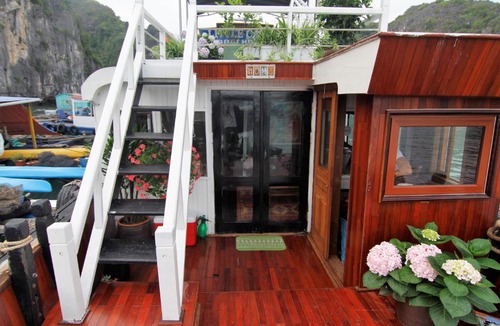 Cat Ba Boat Rental | Little Cat Ba Boat House