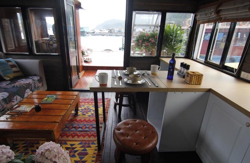 Cat Ba Boat Rental | Little Cat Ba Boat House