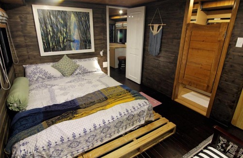 Cat Ba Boat Rental | Little Cat Ba Boat House