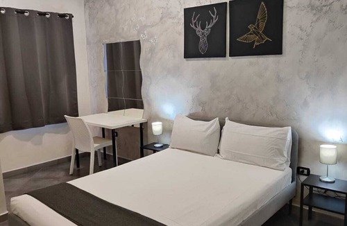 Arzano Bed & Breakfast | Living bed and breakfast has rooms and suites with hot tubs