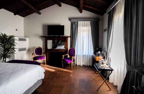 Tivoli Hotel | Locanda Sibilla Luxury Suites