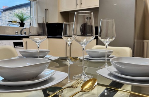 Walpole Apartment | London City Apartment - Modern & Cozy Stay