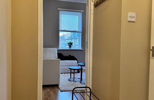 Walpole Apartment | London City Apartment - Modern & Cozy Stay
