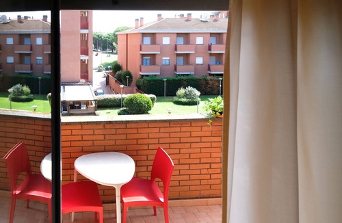 Zona XXX Castel Fusano Apartment | Long Stay Monthly Cheap Apartment with backyard garden