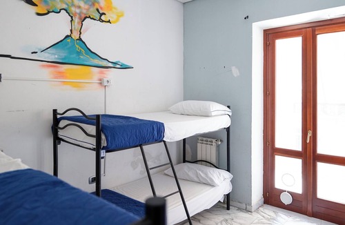Naples Hostel | Los Mochileros - Age Limit 18-28