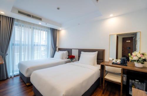 Nhat Tan Hotel | Love St - Hanoi Hotel
