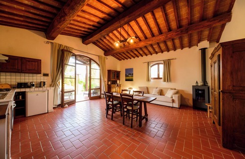 Gavorrano House | Lovely outbuilding in Follona for 2-4 people