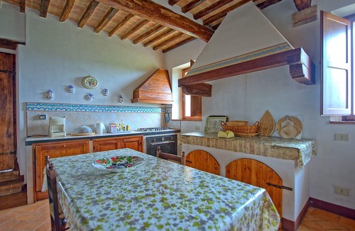 Monteroni d'Arbia Apartment | Lovely apartment for 5 guests with WIFI, pool and panoramic view, close to Siena