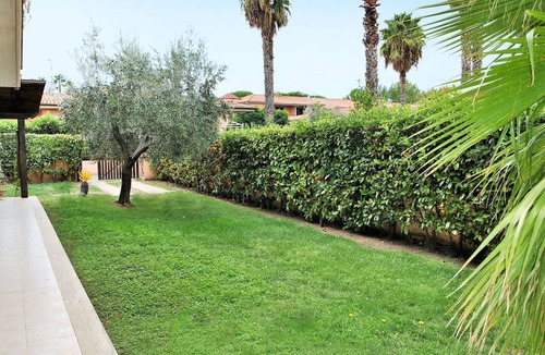 Fondi Apartment | Lovely apartment for 6 guests with A/C, WIFI, TV, terrace and pets allowed