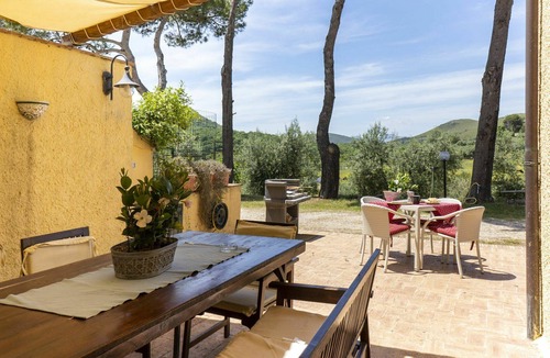 Itri Apartment | Lovely apartment for 4 people with WIFI, A/C, pool, TV, terrace and pets allowed