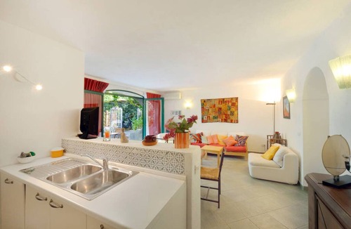 Lacco Ameno Villa | Lovely apartment near San Montano Bay and Negombo Thermal Park