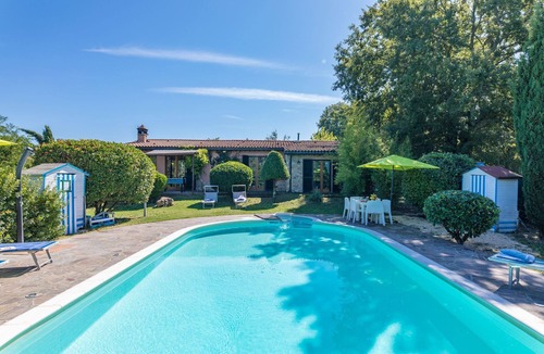 Monticiano Villa | lovely ground floor cottage, sleeps 6 set in a tranquil ,private and panoramic position – completely