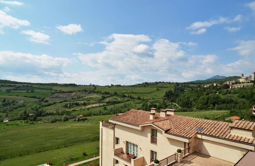 San Casciano dei Bagni Apartment | Lovely apartment for 2 people with pool, A/C, WIFI, TV, terrace and parking