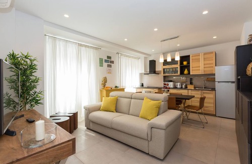 Gianicolense Apartment | Lovely new apartment, Viale Trastevere