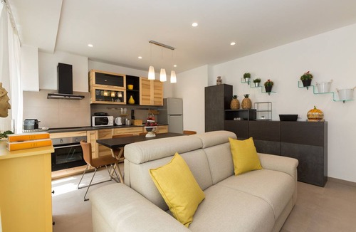 Gianicolense Apartment | Lovely new apartment, Viale Trastevere