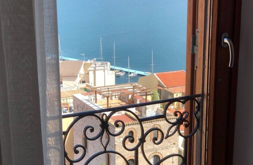Gaeta House | Lovely Penthouse Suite