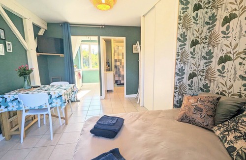 Saint-Germain-les-Belles Apartment | Lumineux Avec une Décoration Moderne. Studio Avec Cuisine Équipée. 5mn de A20
