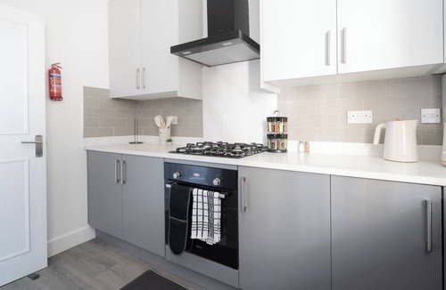 Kilburn House | Luxe 4-bedroom house perfect for groups | great transport links!