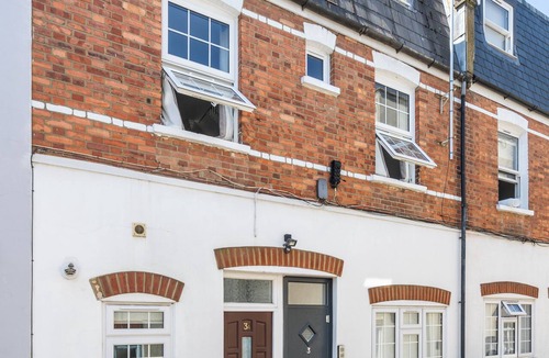 Kilburn House | Luxe 4-bedroom house perfect for groups | great transport links!
