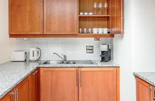 Bishop's Apartment | Luxe South Bank Triplex 2BR w/ Balcony, near London Eye, by Blueground